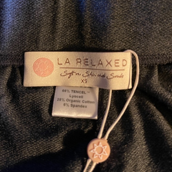 LA RELAXED Shorts.  "Soft on skin and souls". Size XS. Color: Anthracite (Dark G - Picture 6 of 7